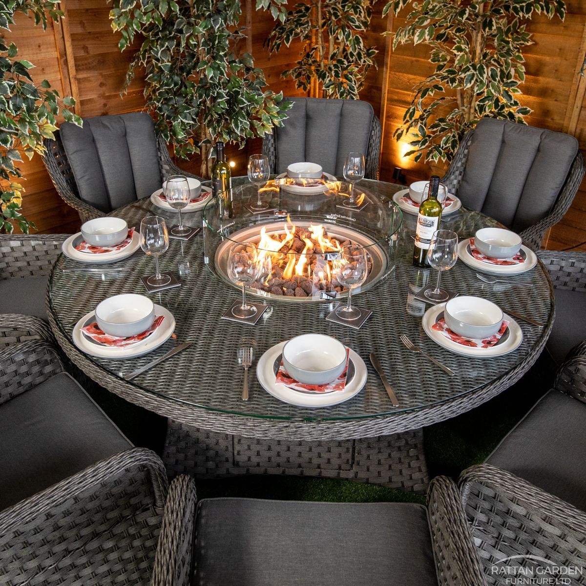 Rattan Serena Vienna 8 Seat Fire Pit With 165cm Round Table