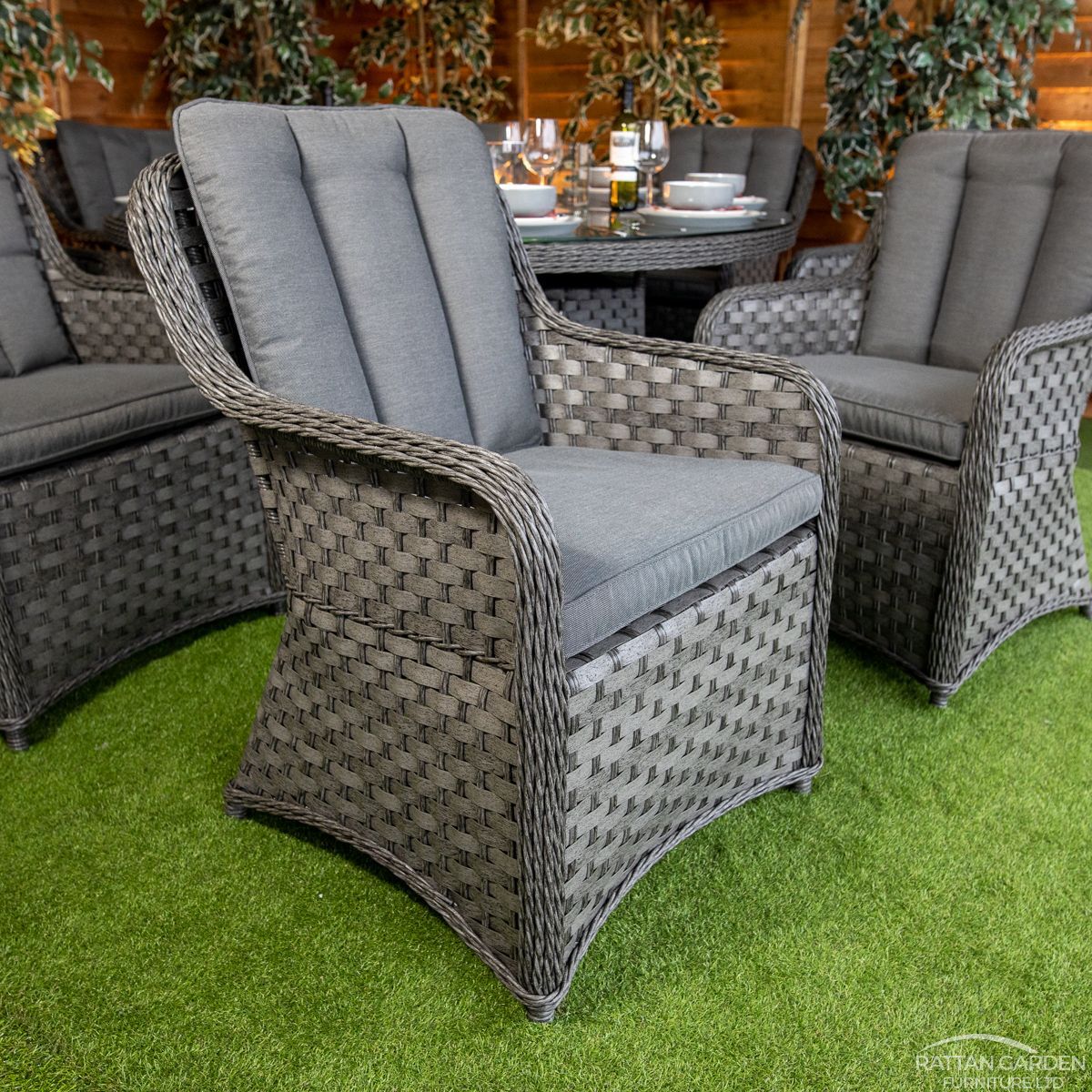 Rattan Serena Vienna 8 Seat Fire Pit With 165cm Round Table