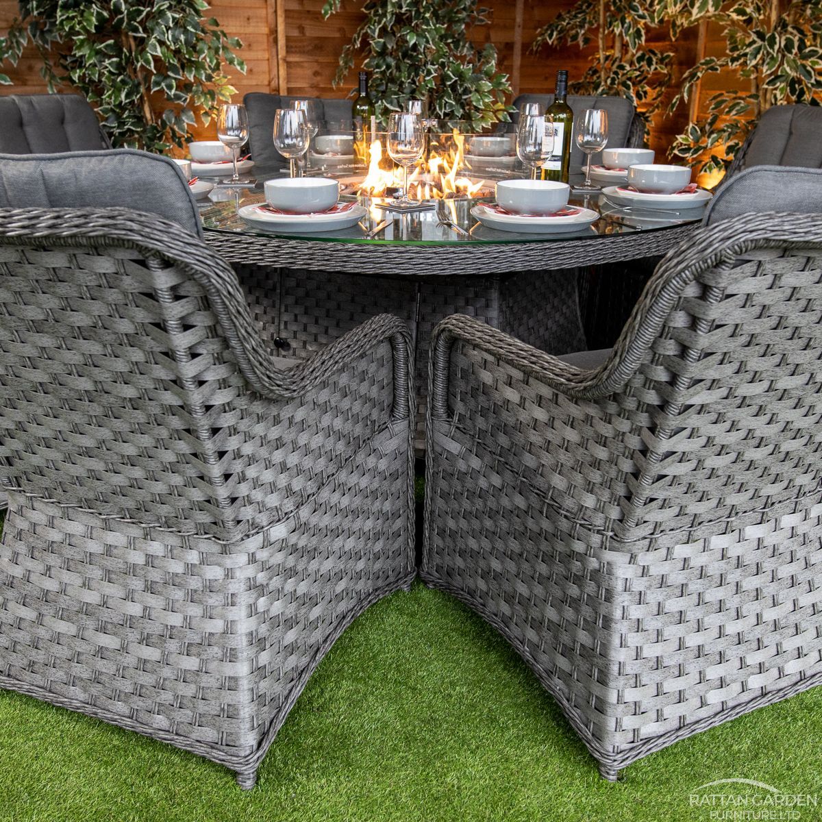 Rattan Serena Vienna 8 Seat Fire Pit With 165cm Round Table